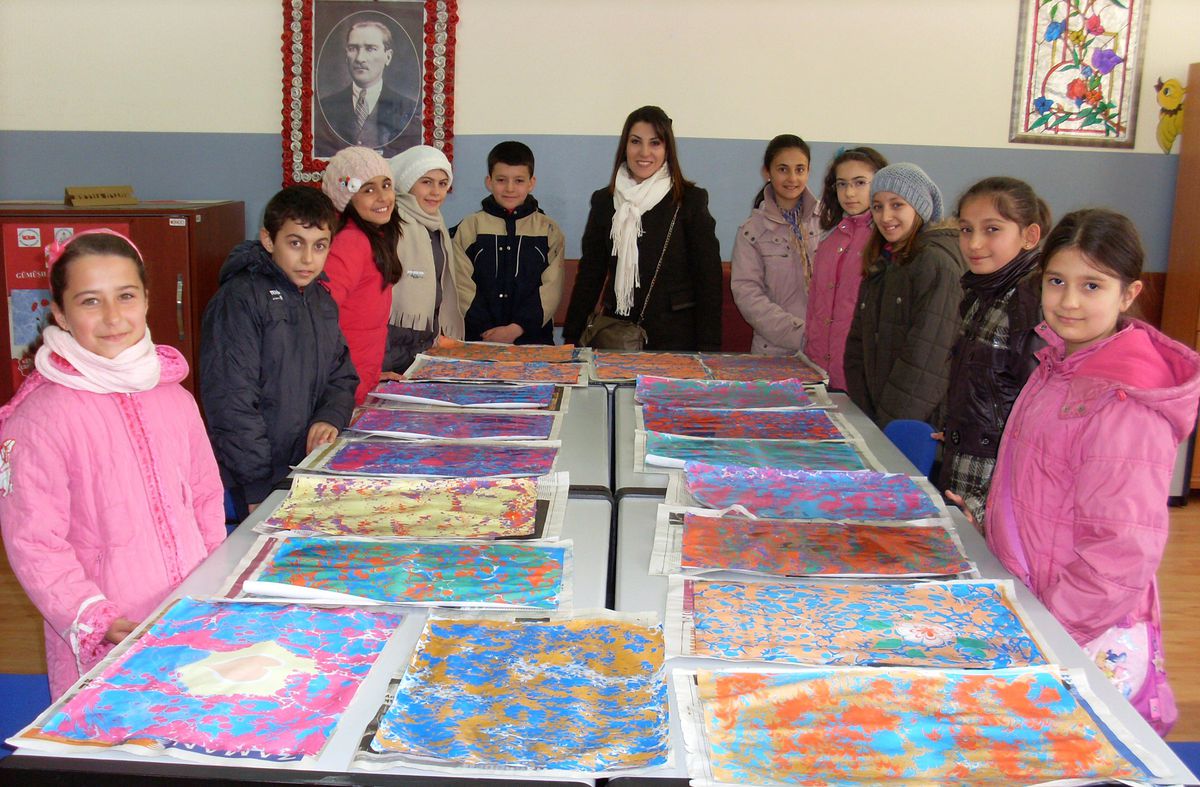 Gümüşhane\'de Öğrencilere Ebru ve Keman Kursu