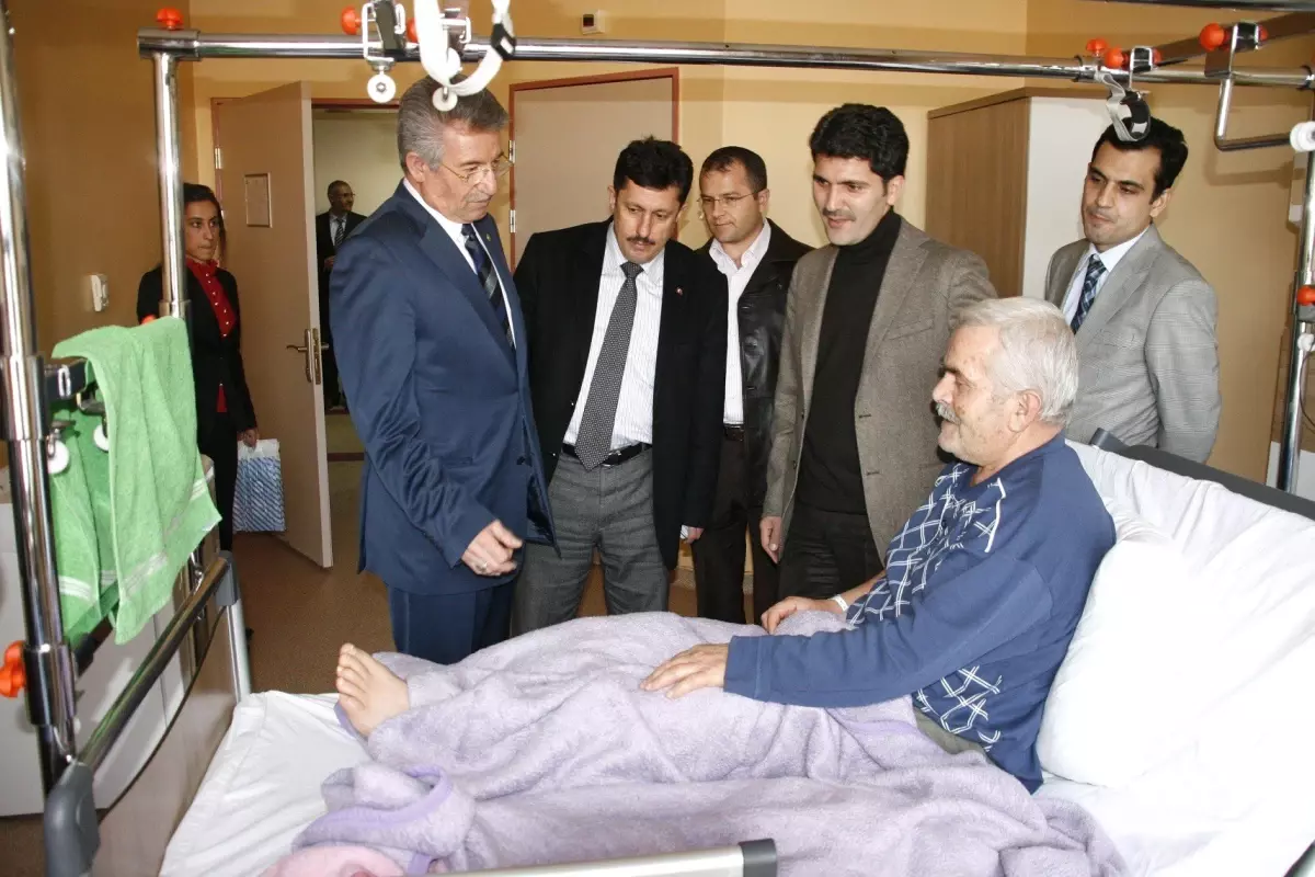 Hasta Ziyaretleri Devam Ediyor