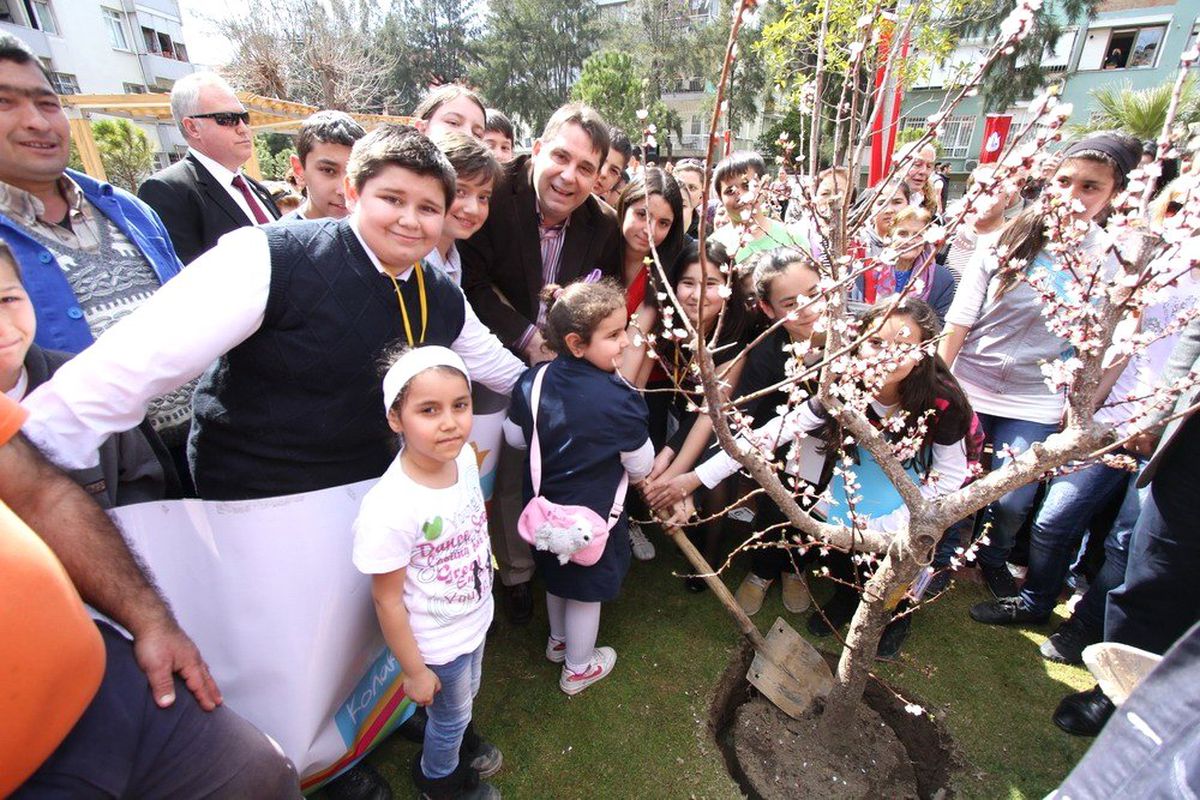 Hatay Pirireis Mahallesi\'ne Üç Yeni Park Açıldı