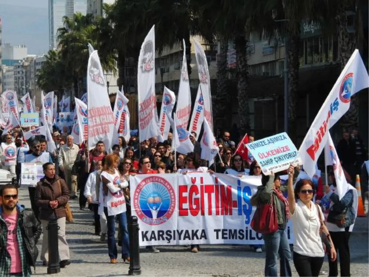 İzmir\'de Öğretmenlerden 4+4+4 Sistemine Tepki