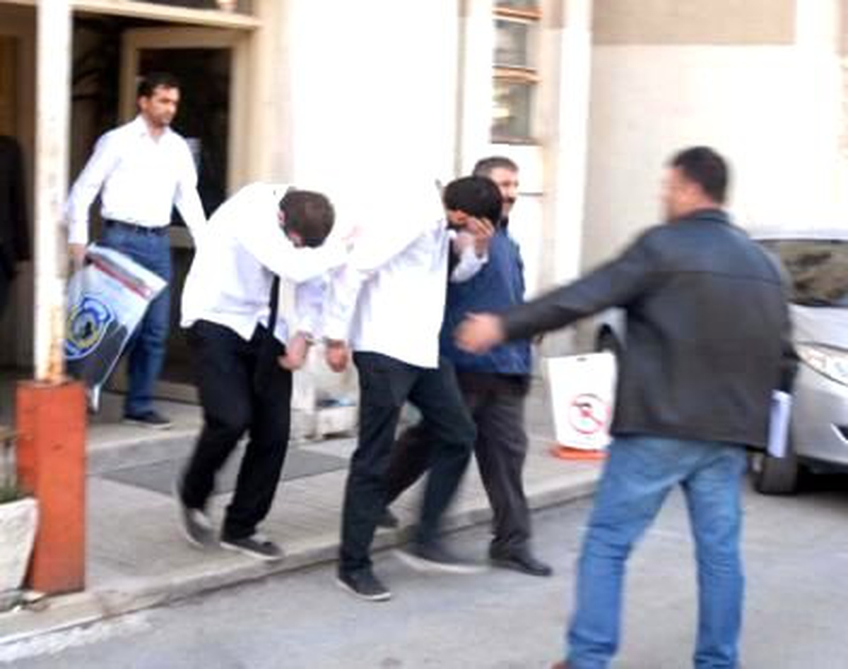 Kara Çarşaflı Kafadarlar, Soyguna Giderken Yakalandı