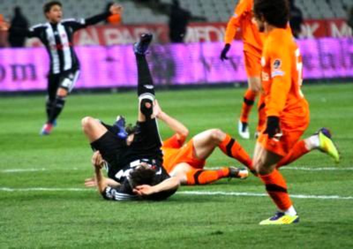 Kartal Berabere Kaldı