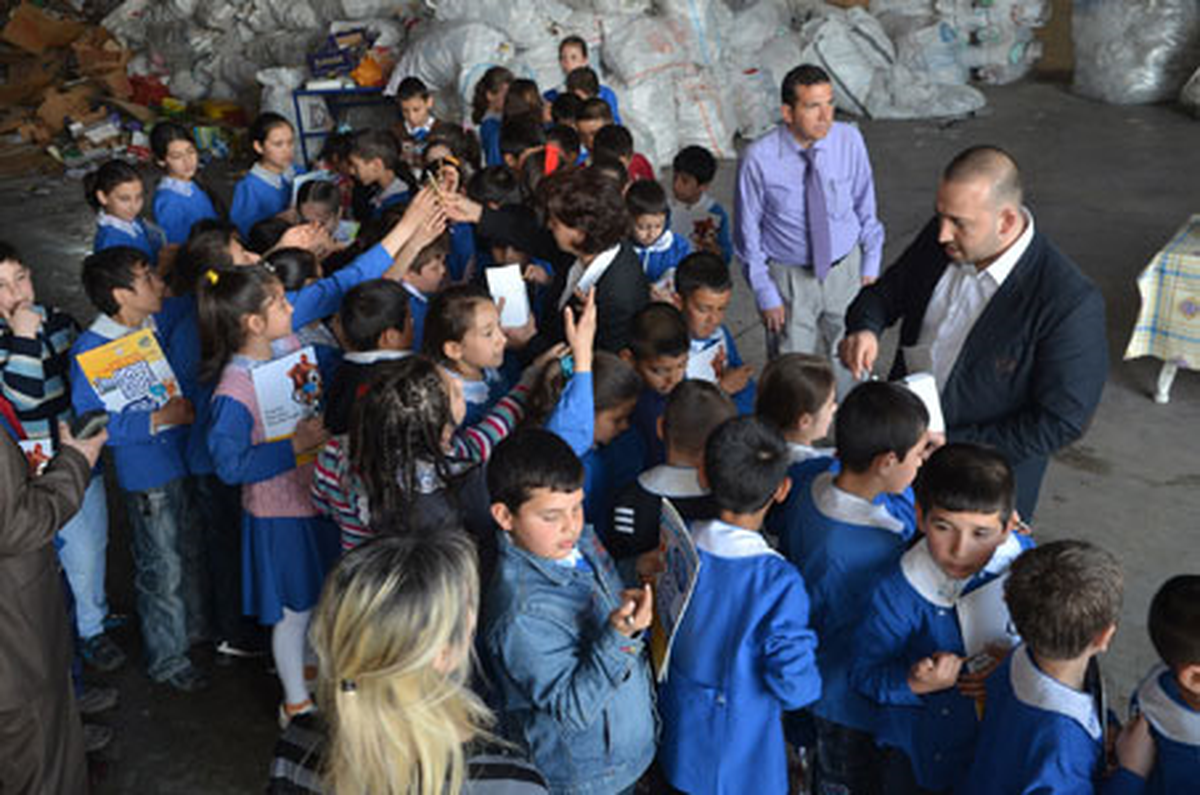 Minikler, Atık Ayrıştırma Tesisinde