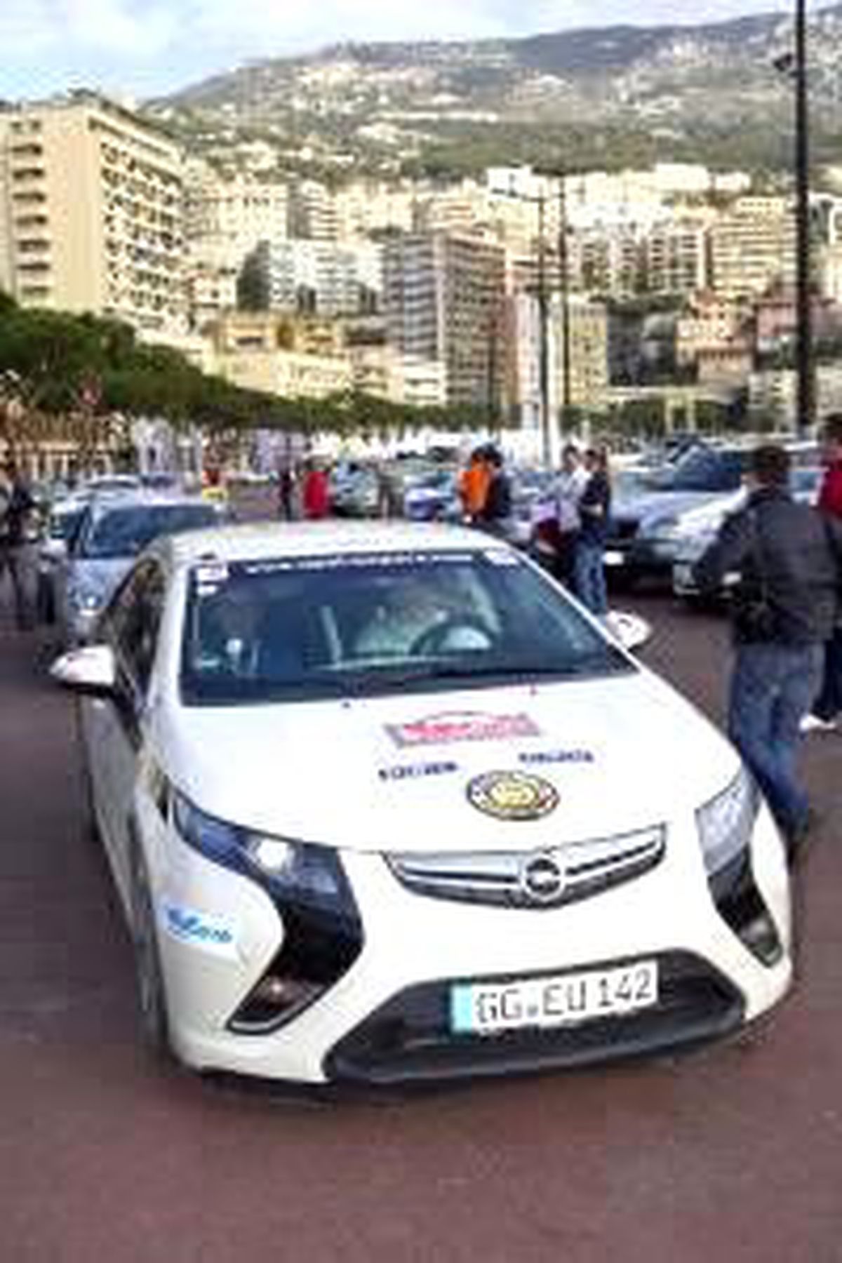 Monte Carlo'da Bir Şampiyon Elektrikli: Opel Ampera