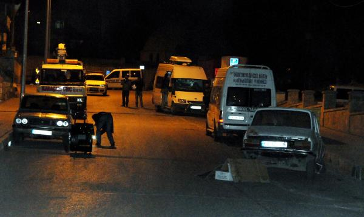 Otomobil Bagajına Konulan Kutu Paniğe Yol Açtı