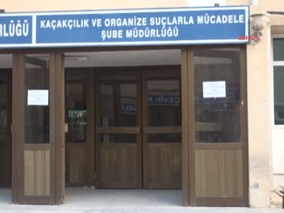 Polisten Kaçak Sigara Operasyonu