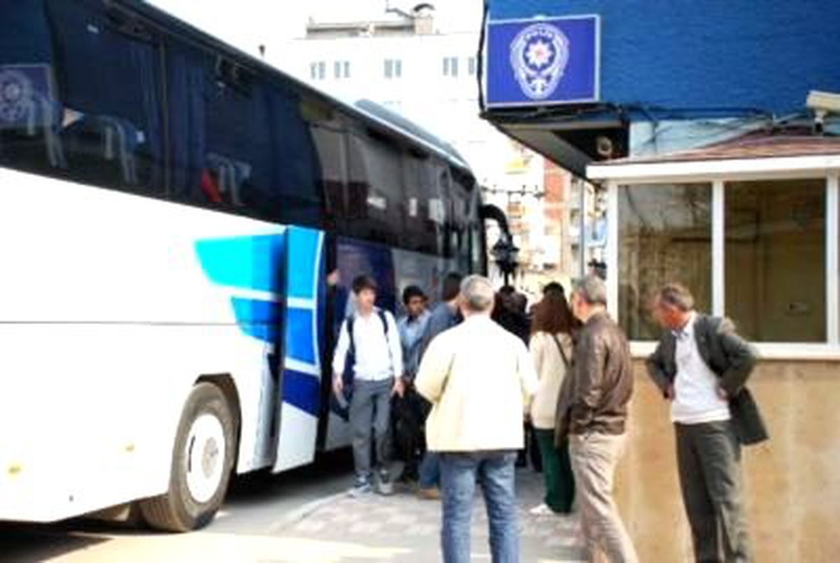 Şehirlerarası Otobüste Cepten Pornografik Taciz