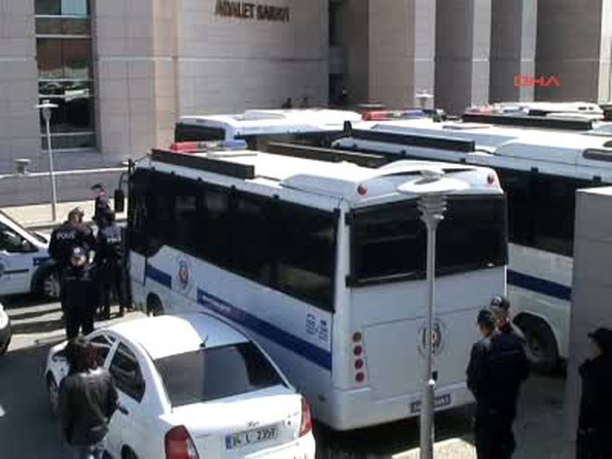 Şike Davasının Görüldüğü Adliyede Şüpheli Poşet Alarmı