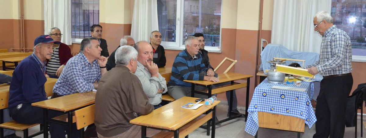 Simav\'da Arıcılık Kursuna Yoğun İlgi