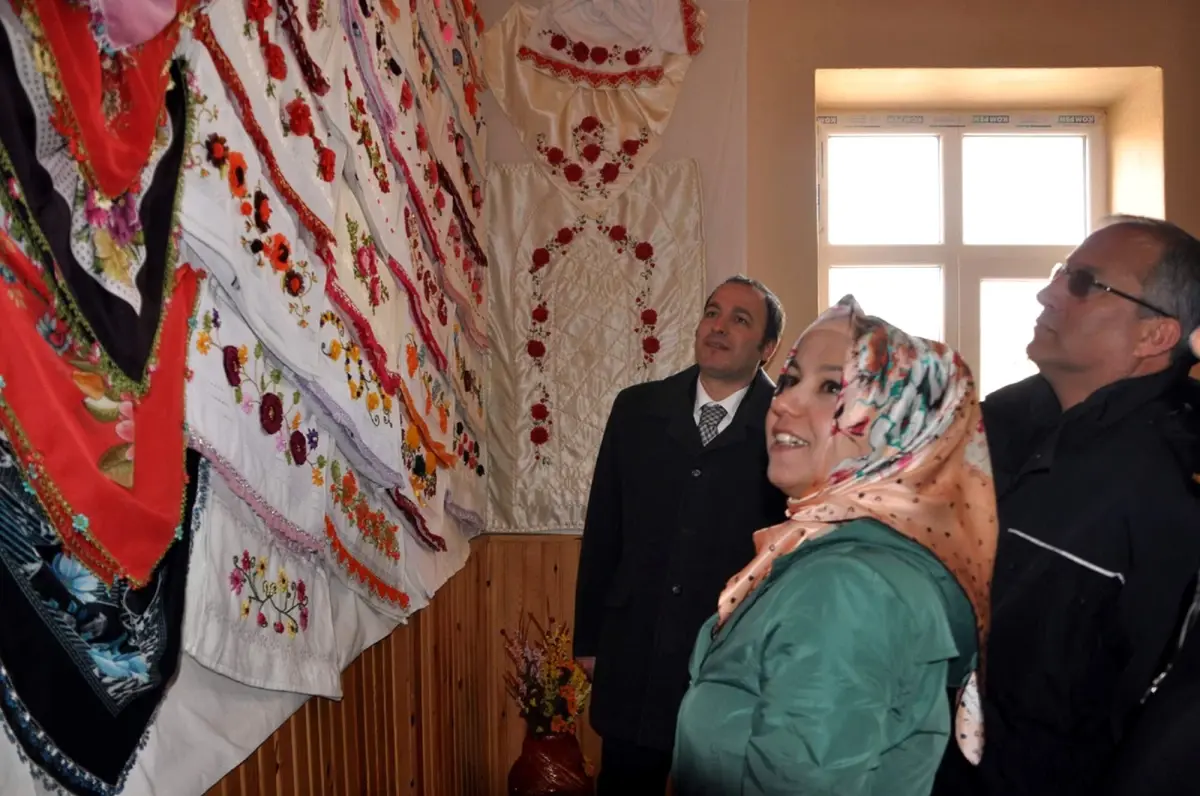 Suşehri\'nde El Sanatarı Sergisi Açıldı