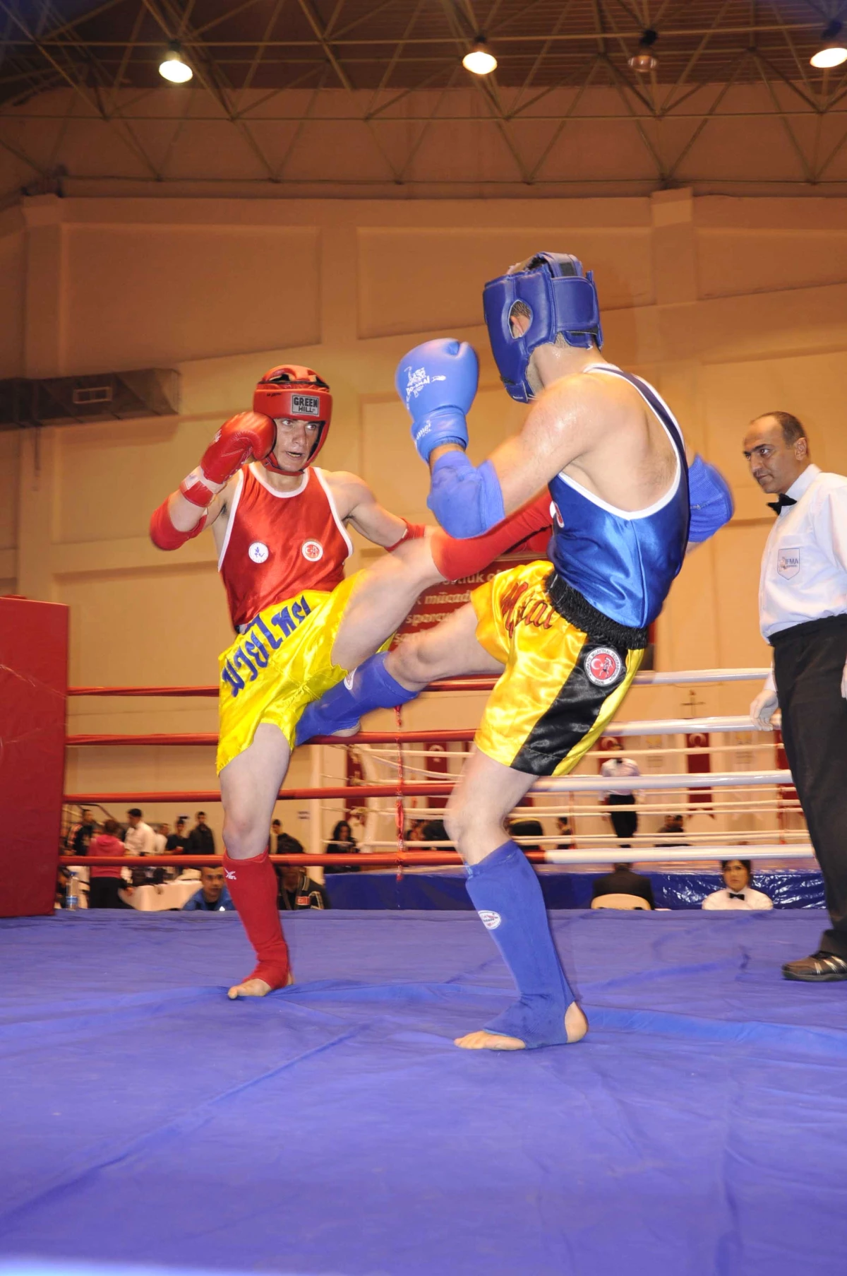 Türkiye Muay Thai Şampiyonası Kuşadası\'nda Başladı
