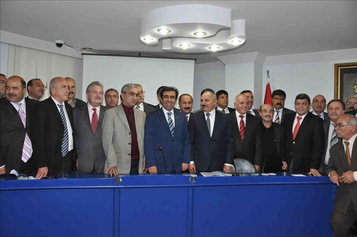 Vali Güzeloğlu, Esnafla Buluştu