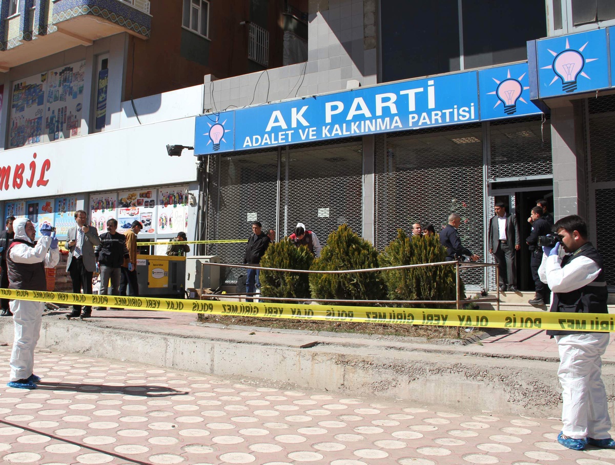 AK Parti\'ye Bomba Atan Terörist Tutuklandı