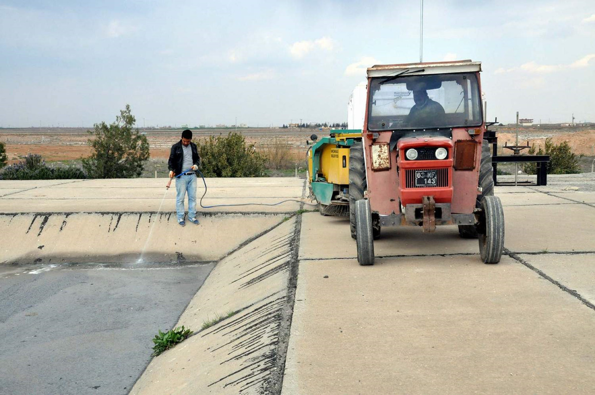 Akçakale Belediyesi İlaçlama Çalışmalarına Başladı