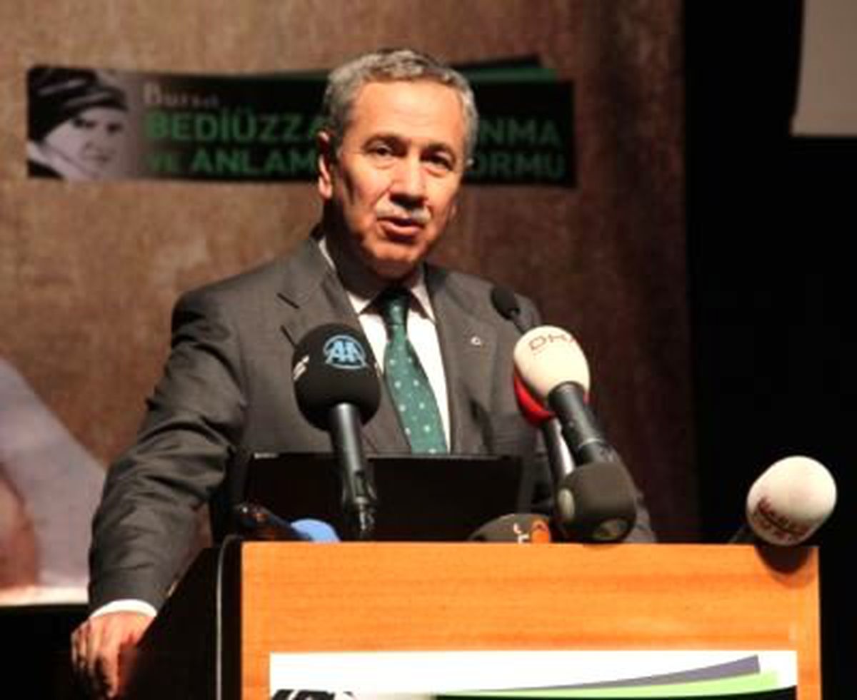 Arınç, Celal Bayar Üniversitesi Öğrencileriyle Buluştu