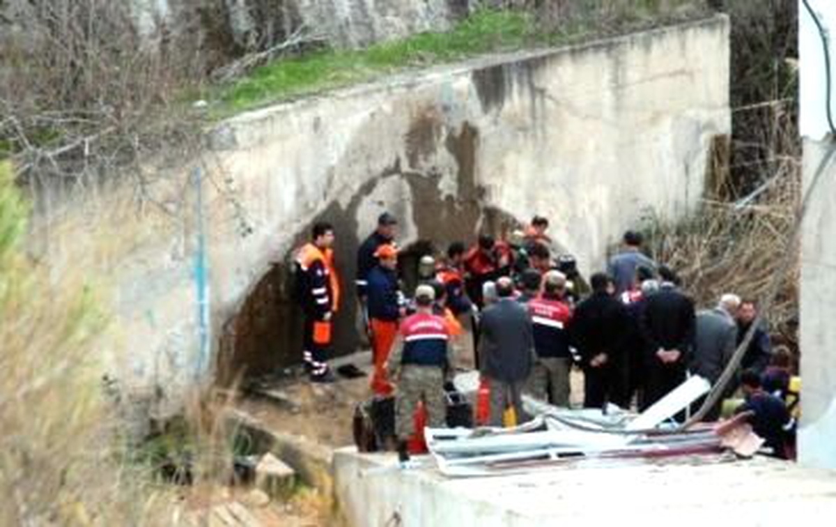 Baraj Tünelinde Göçük Altında Kalan 2 Kişi Aranıyor