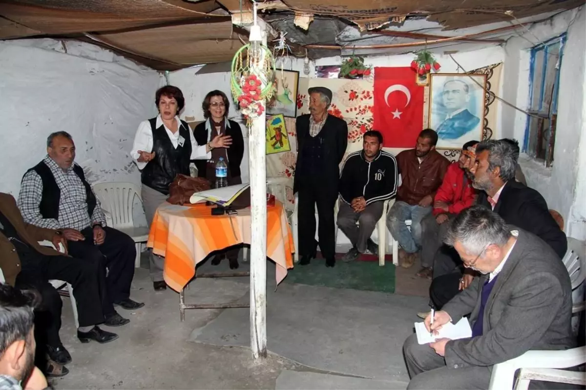 Burhaniye\'de Erkeklere Kadın Sağlığı Eğitimi