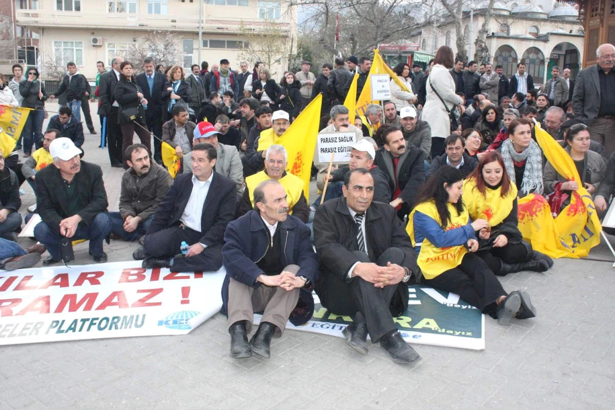Bursa\'da "4+4+4" Protestosu