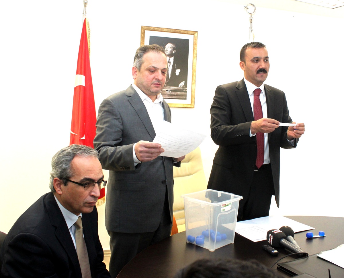 Düzce'de Tiyatro Festivali İçin Kuralar Çekildi