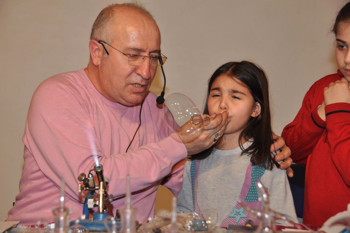 Gkv\'de Camın Ateşle Dansı Büyüledi