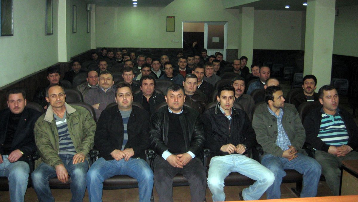 Gmis'in Taban Eğitim Seminerleri Sürüyor