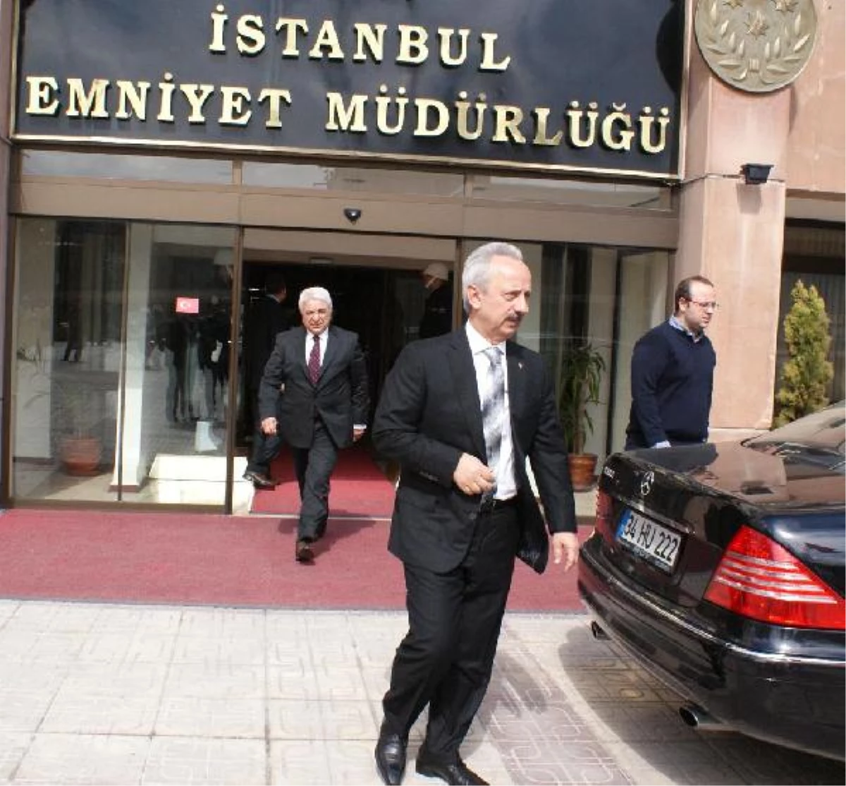 Haluk Ulusoy\'dan, İstanbul Emniyet Müdürü Hüseyin Çapkın\'a Düğün Daveti