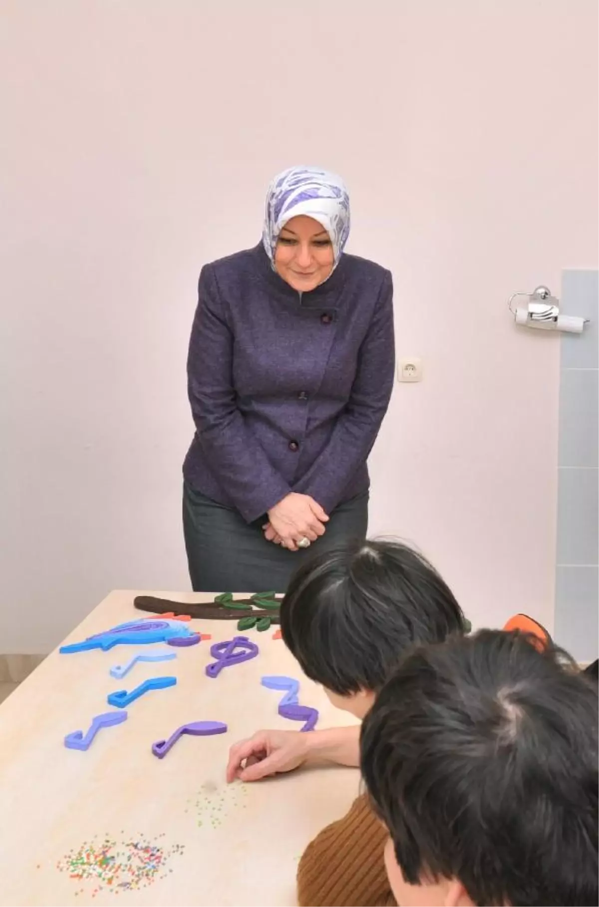 Hayrünnisa Gül\'den, Sevgi Evleri\'ndeki Çocuklara Sürpriz Ziyaret