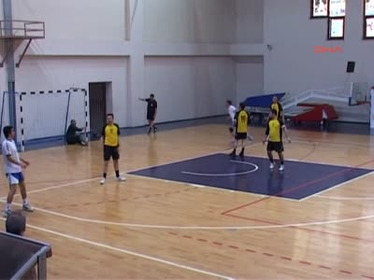 Hentbolda Göztepe ve Taşova, A Klasman\'a Yükseldi