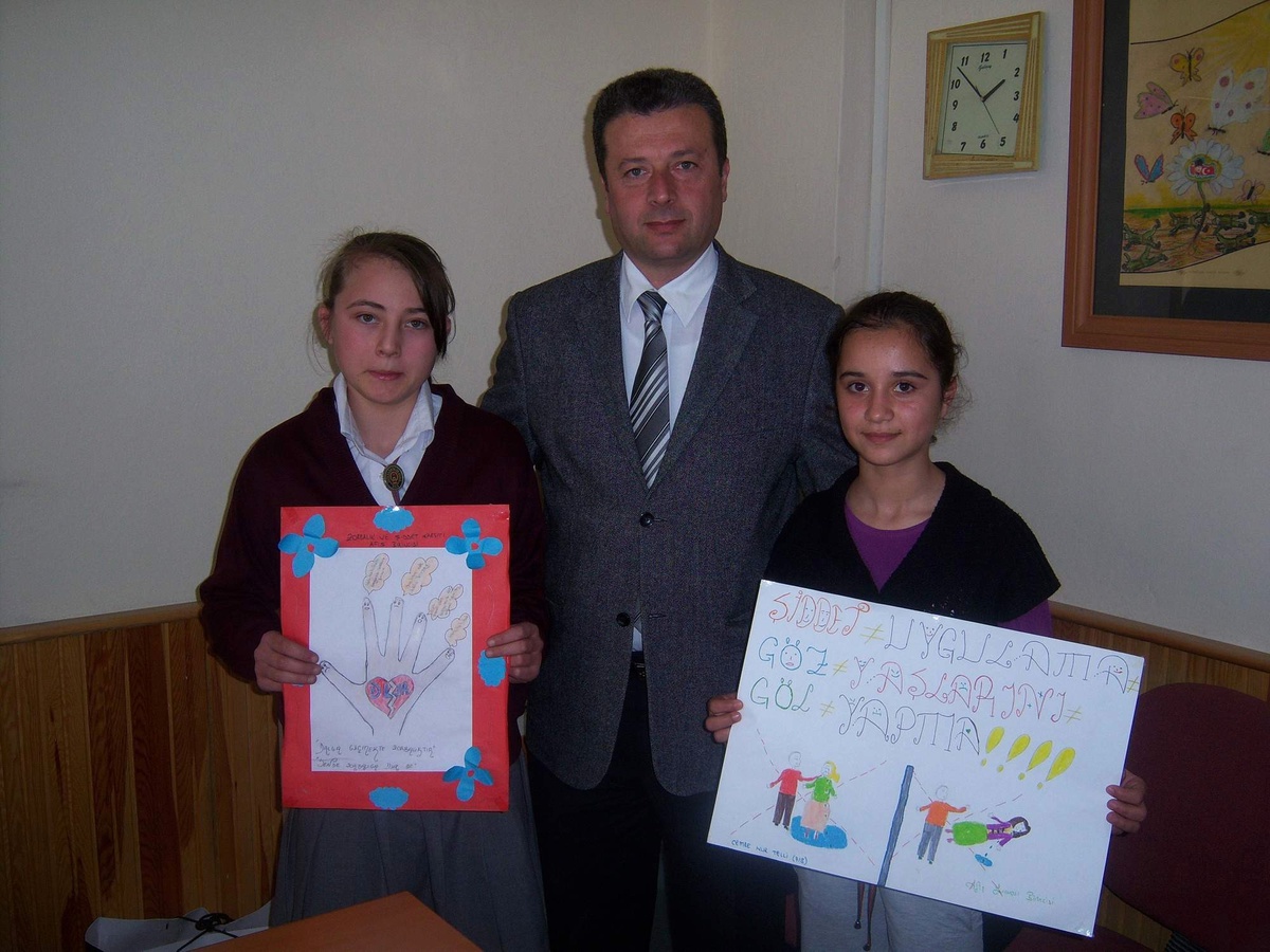İlköğretim Okulu\'nda "Şiddete Hayır" Yarışması