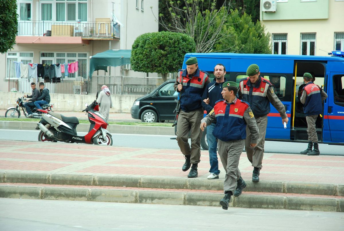 İnterpol\'ün Aradığı Alman Antalya\'da Yakalandı