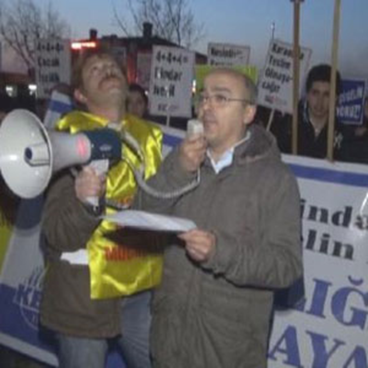 Kadıköy\'de 4+4+4 Protestosu