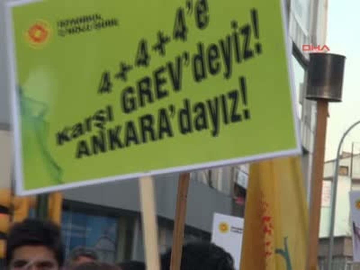 Kadıköy\'de 4+4+4 Protestosu