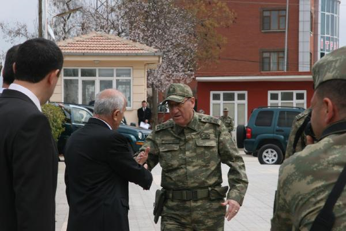 Kara Kuvvetleri Komutanı Kıvrıkoğlu, Suriye Sınırında İncelemelerde Bulundu