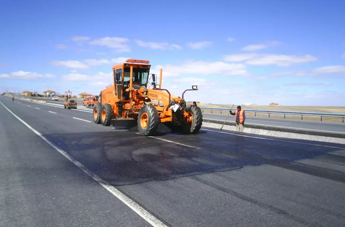 Karayolları Bozulan Yolları Onardı