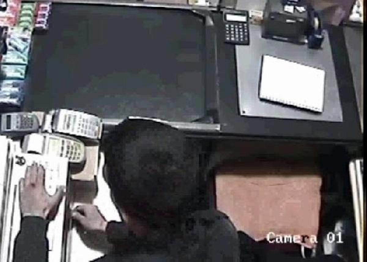 Kasa Çalan Hırsız Kameraya Yakalandı