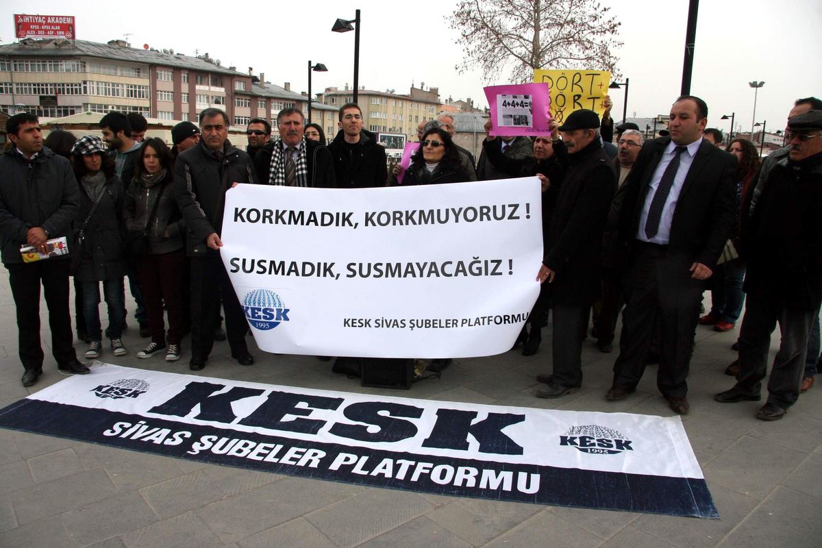 Kesk\'ten Oturma Eylemi