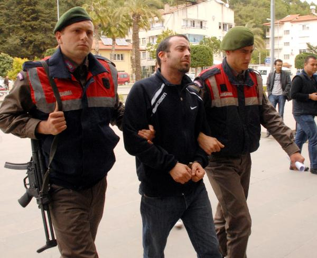 Kırmızı Bültenle Aranırken Antalya\'da Yakalandı