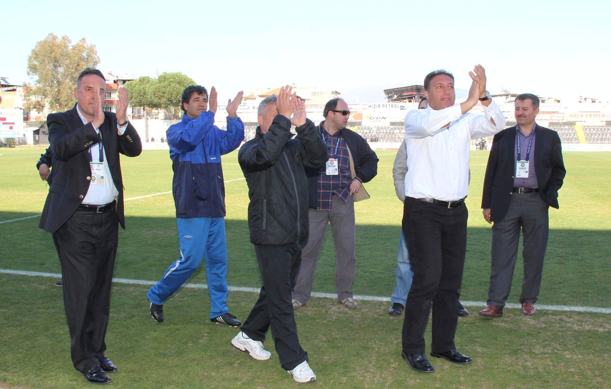 Lider İşini Ciddiye Alıyor