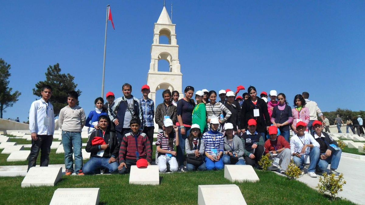 Manisalı Öğrenciler Çanakkale\'yi Ziyaret Etti