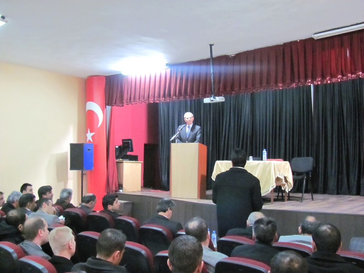 Milli Eğitim Müdürü Alkış, Selim\'de Okul Müdürleri ve Öğretmenlerle Bir Araya Geldi