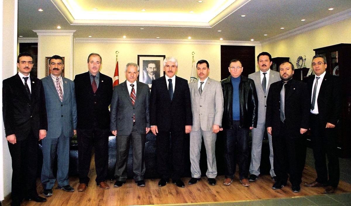 Odunpazarı Belediye Başkanı Burhan Sakallı\'dan Emekli Olan Memura 5 Bin TL Destek