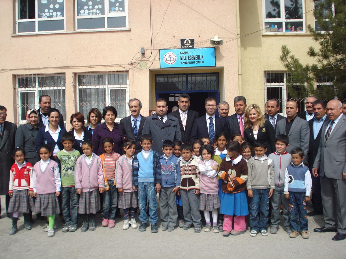 Okulda Sağlık Taraması Yapılıp Diş Macunu Dağıtıldı