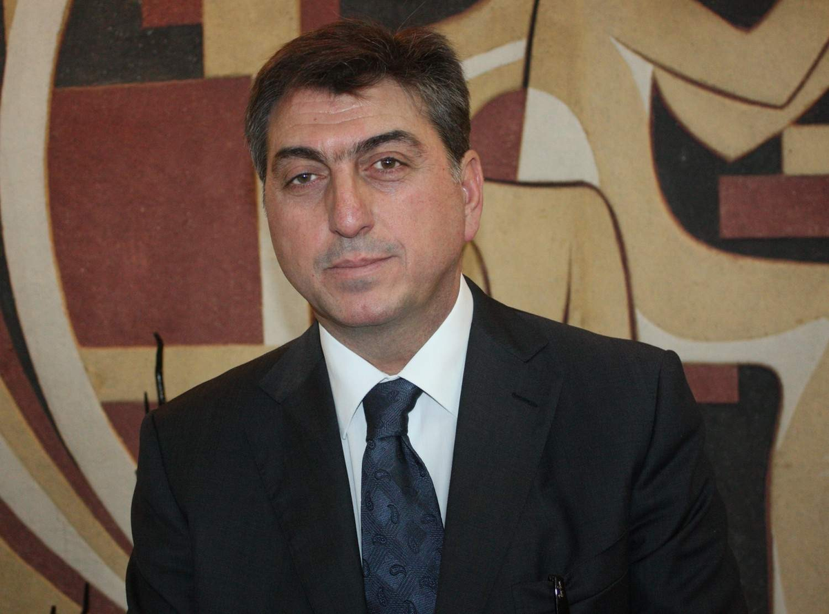 Özcü'den Öğrencilere Demokrasi Dersi