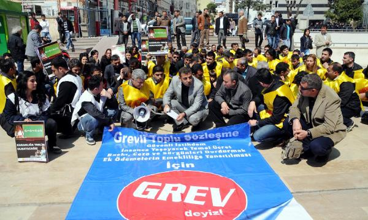 Şanlıurfa\'da Kesk Üyeleri Oturma Eylemi Yaptı