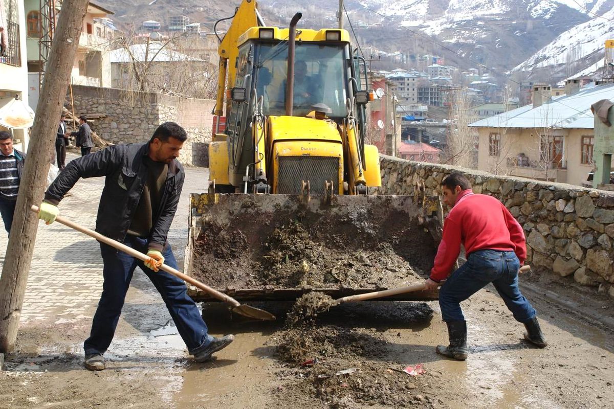 Şemdinli\'de Bahar Temizliği Başladı