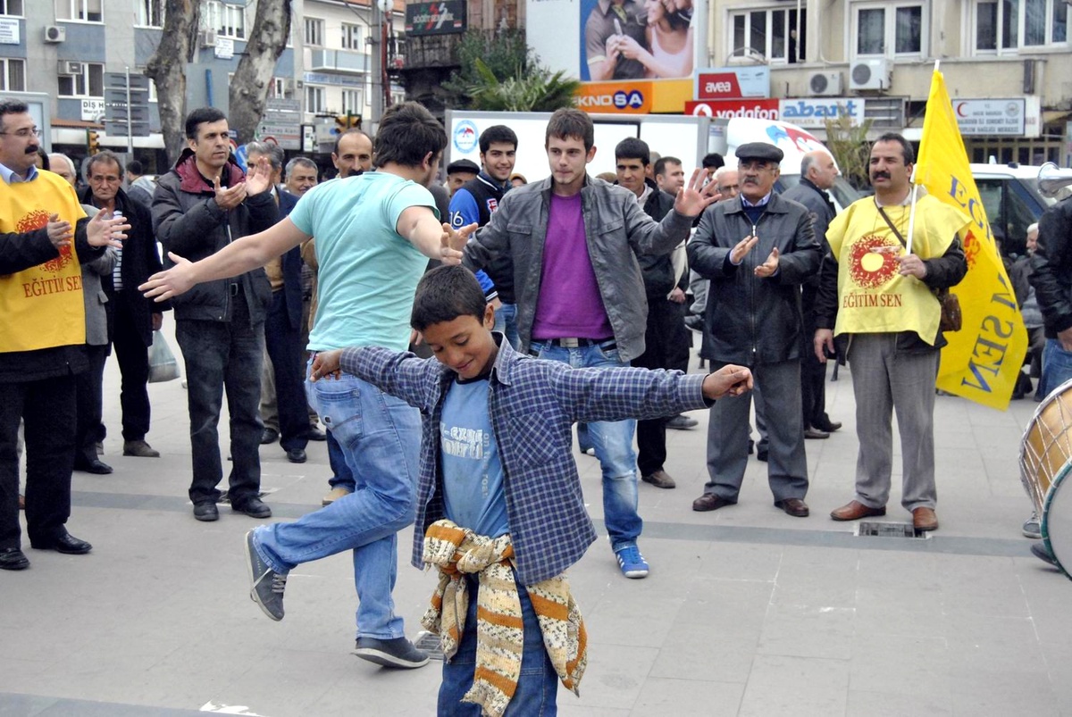 Sendikacıların Davul ve Zurnası Vatandaşı Oynattı