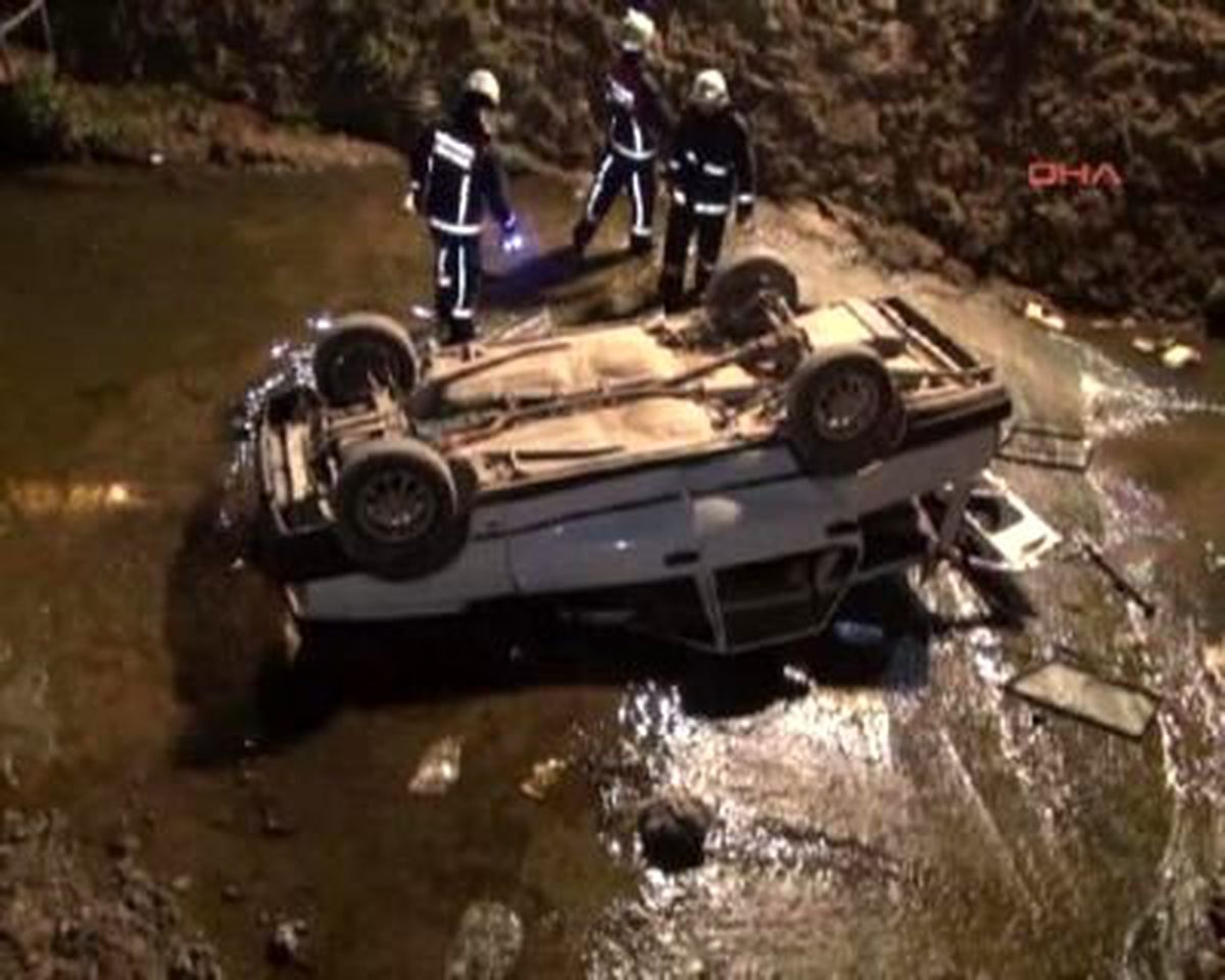 Sultanbeyli'de Trafik Kazası: 1 Ölü, 2 Yaralı