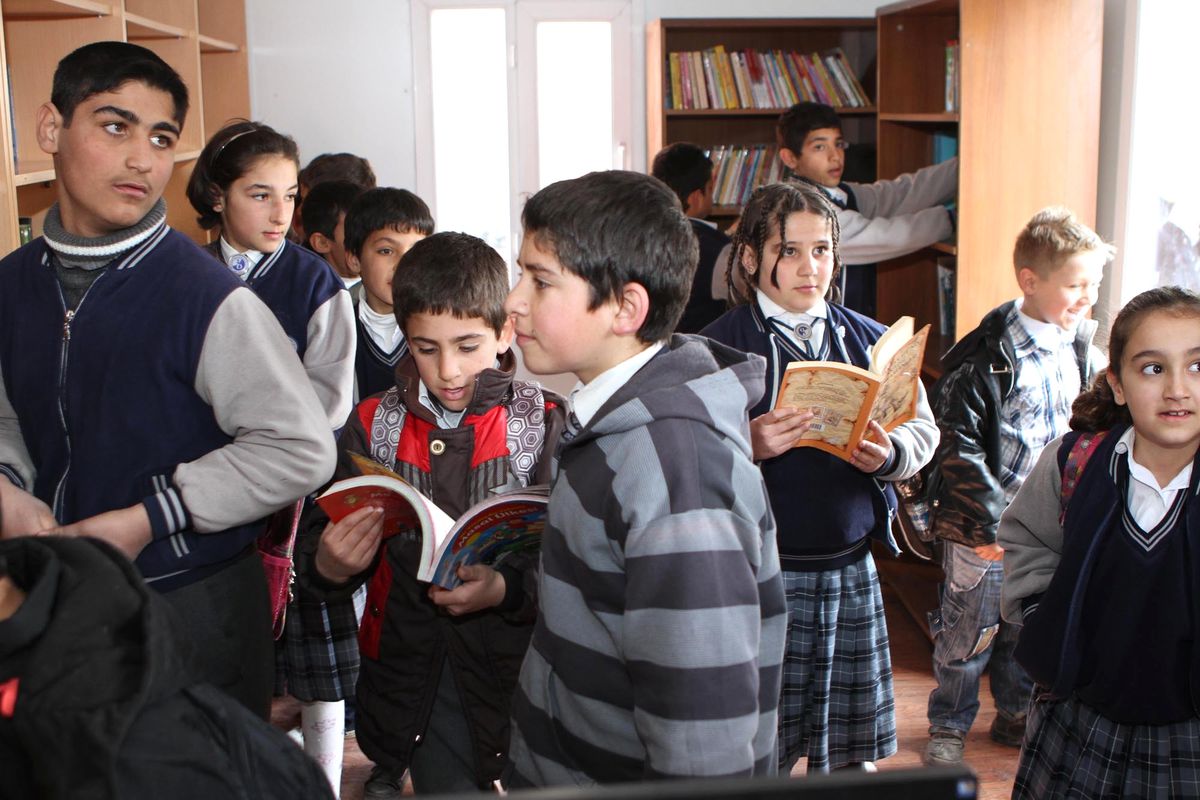 Sultangazi'den Van'daki Öğrencilere Şefkat Eli