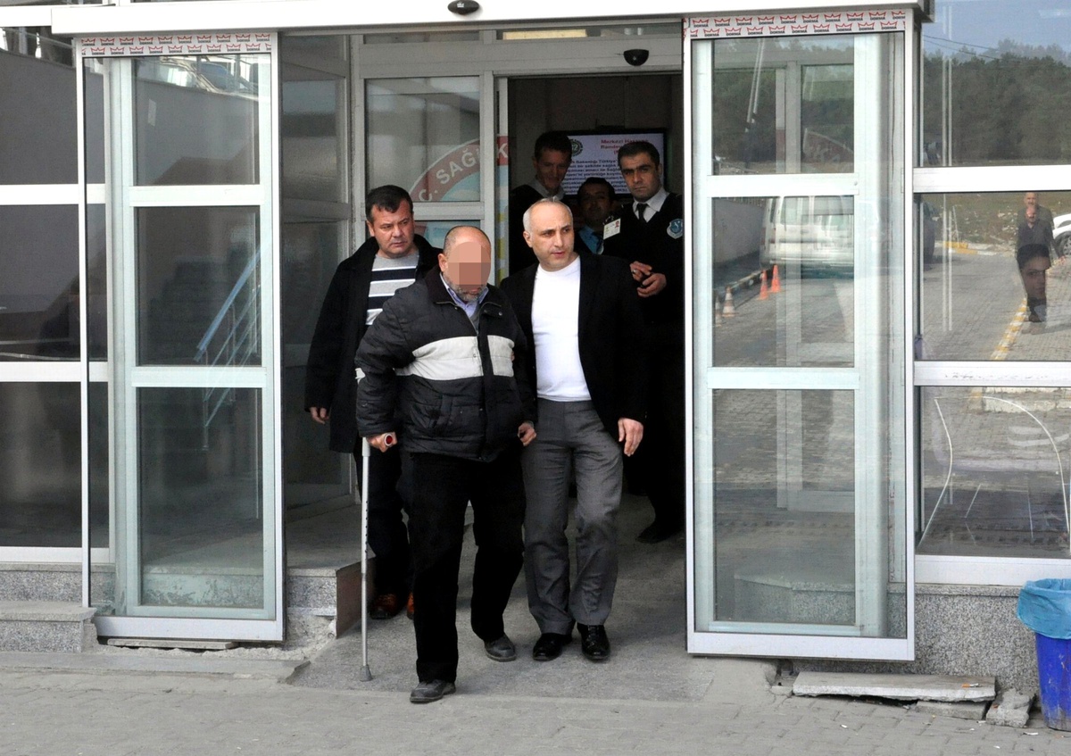 Valiyi Dolandırmaya Kalkınca Yakayı Ele Verdi