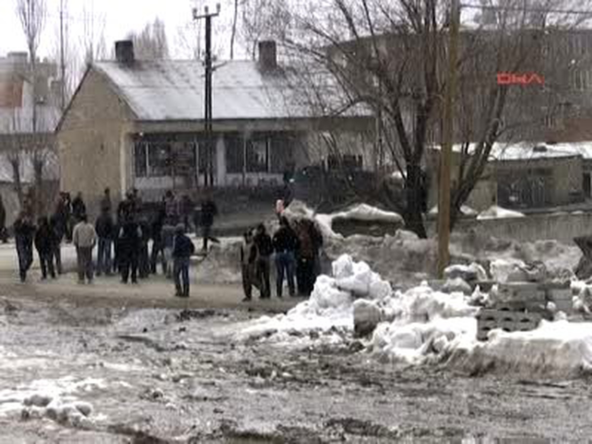 Yüksekova\'da PKK Gösterisine Müdahale